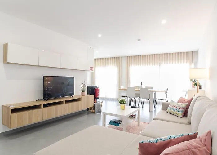 Apartment North Breeze - 2 Bedroom With Rooftop Pool Nazaré