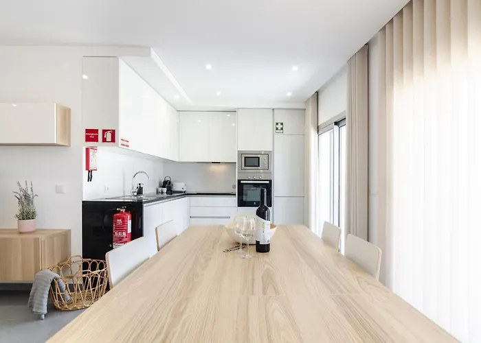 Apartment North Breeze - 2 Bedroom With Rooftop Pool *