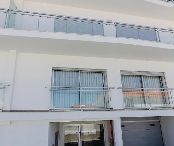 North Breeze - 2 Bedroom With Rooftop Pool Apartment *