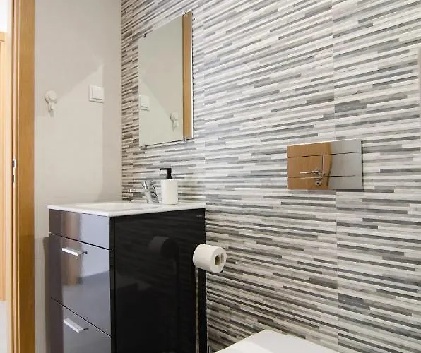 Apartment North Breeze - 2 Bedroom With Rooftop Pool