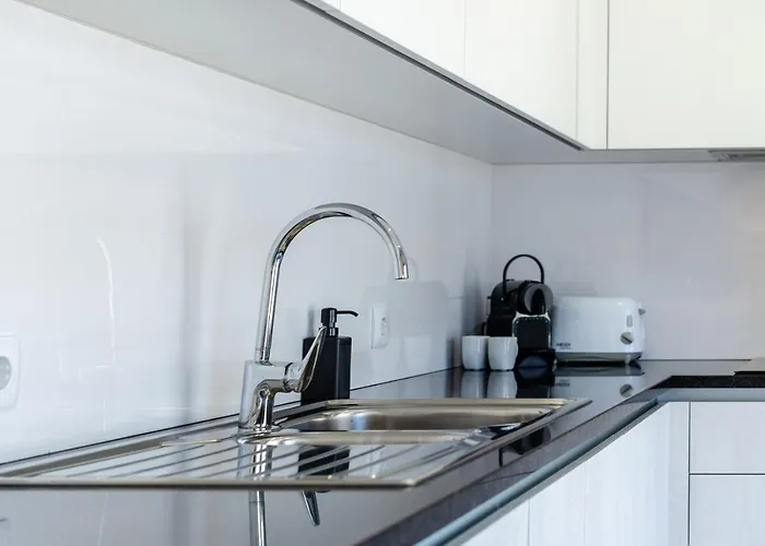 Apartment North Breeze - 2 Bedroom With Rooftop Pool