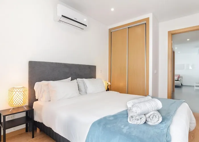 Apartment North Breeze - 2 Bedroom With Rooftop Pool