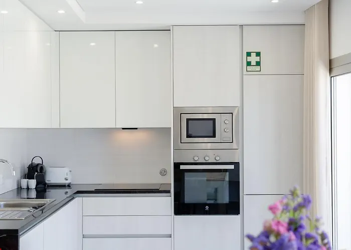 Apartment North Breeze - 2 Bedroom With Rooftop Pool *