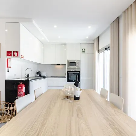Appartement North Breeze - 2 Bedroom With Rooftop Pool *
